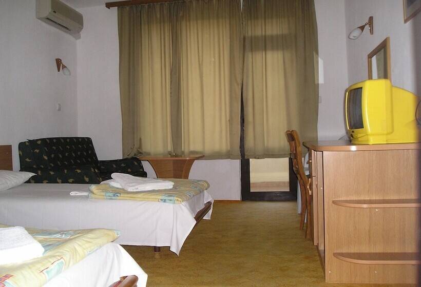 Номер Стандарт с Балконом, Family Hotel Sunarita