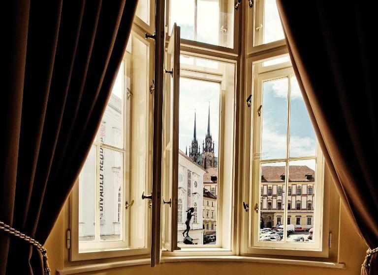Полулюкс, Grandezza Hotel Luxury Palace