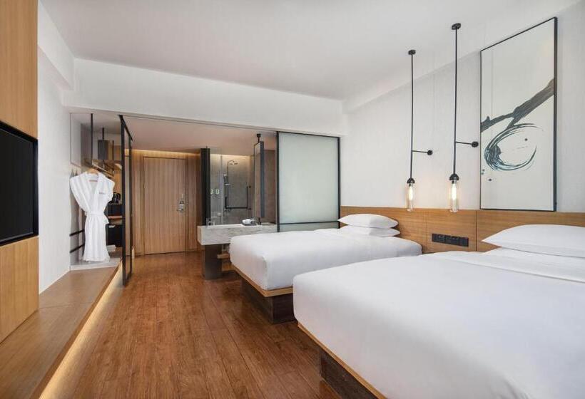 Номер Стандарт 2 Двуспальные Кровати, Fairfield By Marriott Baiyin Downtown