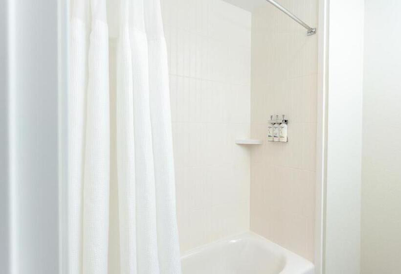 Люкс Адаптированный для Инвалидов, Staybridge Suites   San Bernardino   Loma Linda