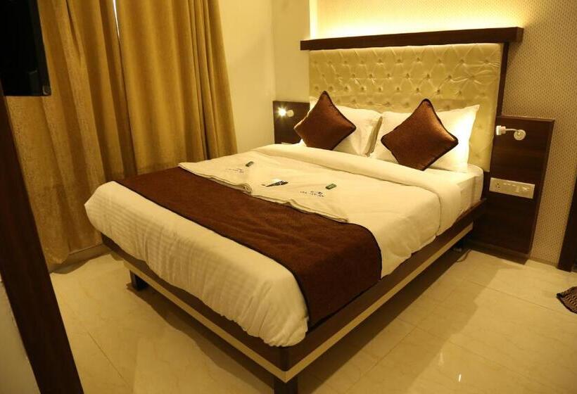 Номер Deluxe, Galaxy Inn