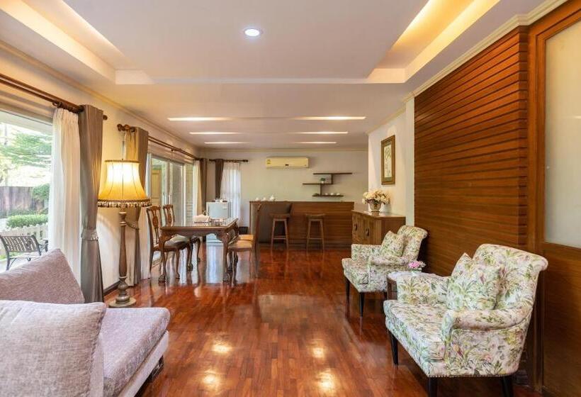سوییت, Thara Cholapruek Resort   Sha Extra Plus