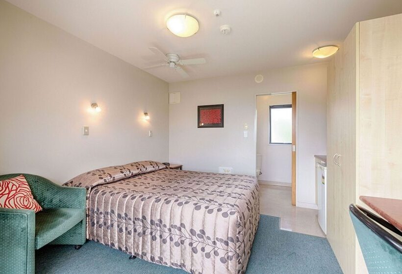 스탠다드 스튜디오, Bella Vista Motel Napier