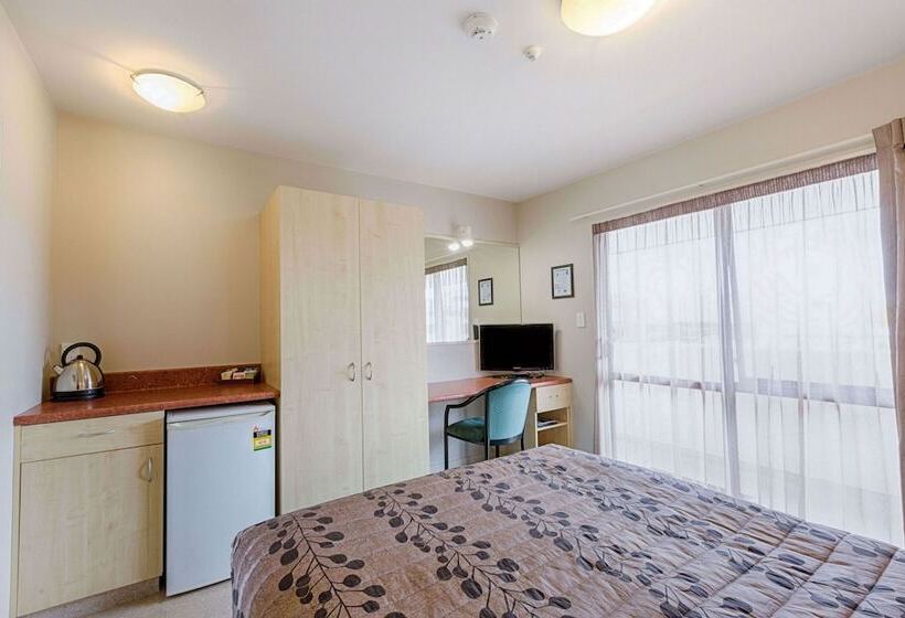 스탠다드 스튜디오, Bella Vista Motel Napier
