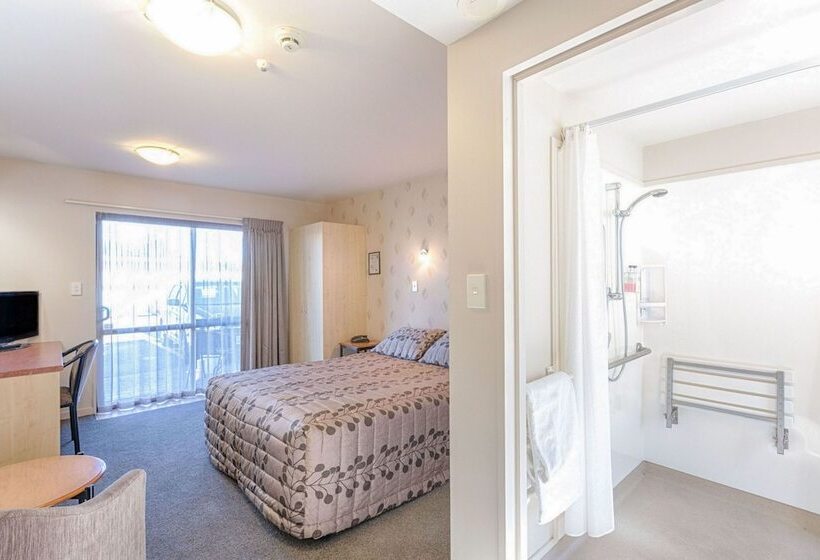 스탠다드 스튜디오, Bella Vista Motel Napier