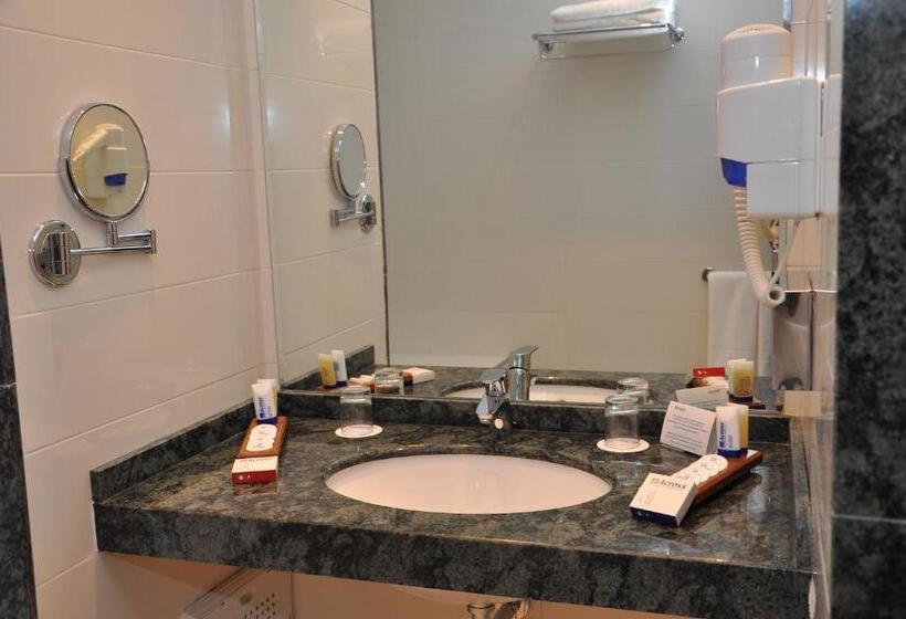 اتاق استاندارد, Across Hotels & Spa