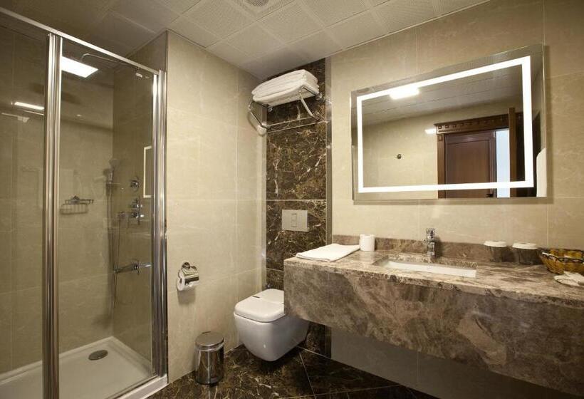 Quarto Triplo Estandar, Grand Altuntas