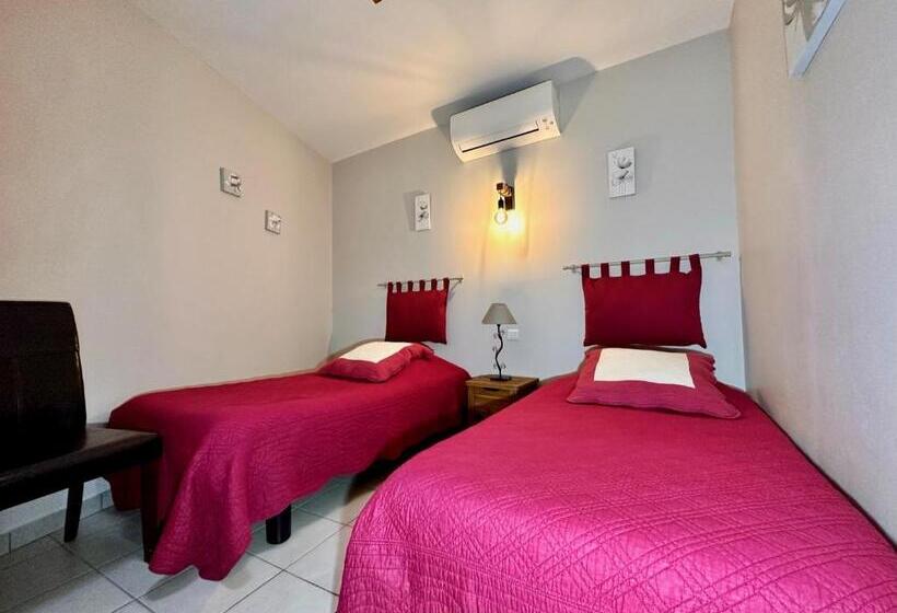 4인용 스탠다드 룸, Chambres D Hôtes Les Clapas
