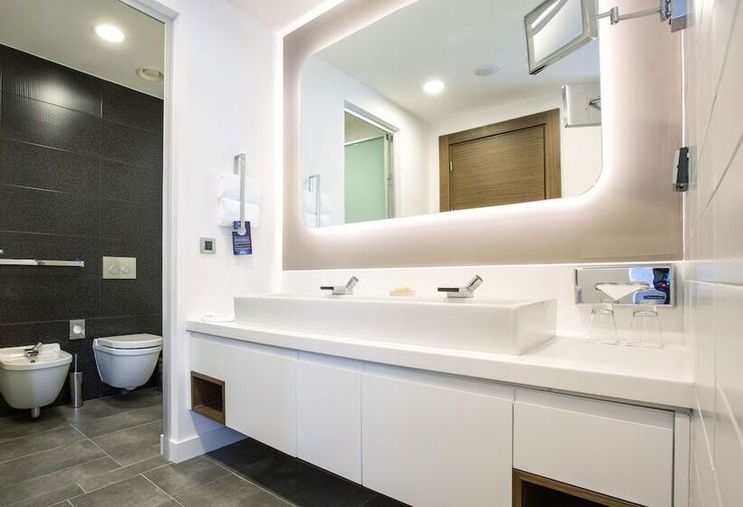 Вилла с 1 спальней и бассейном, Radisson Collection Paradise Resort And Spa, Sochi