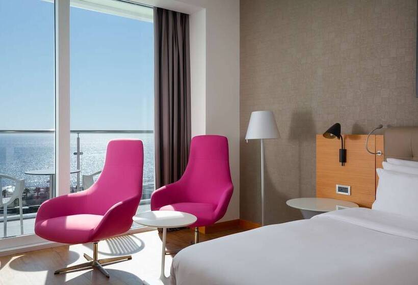 オーシャンビューのプレミアムルーム。, Radisson Collection Paradise Resort And Spa, Sochi