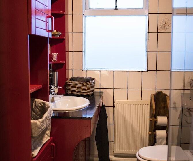 اتاق استاندارد با سرویس بهداشتی مشترک, Guesthouse 1x6