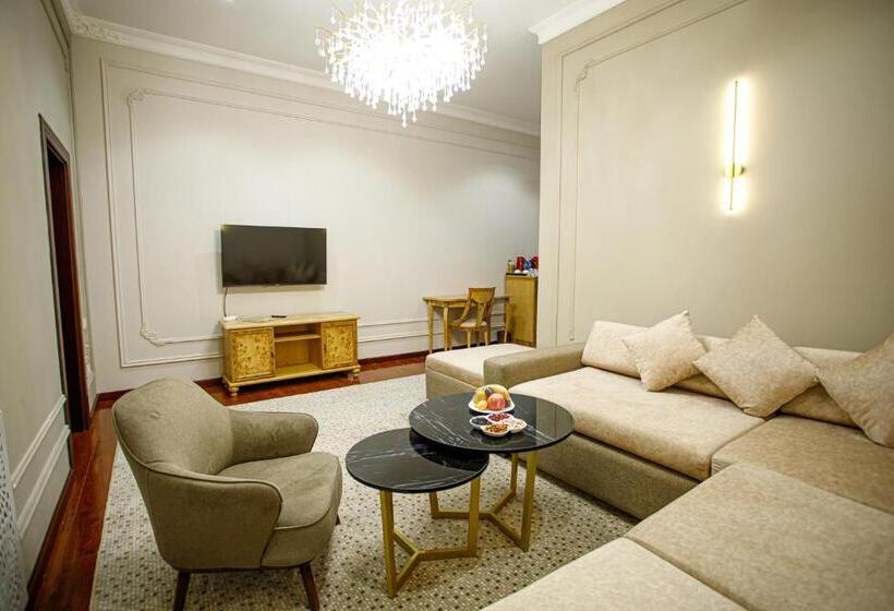 سوئیت سینیور, Ichan Qal A Premium Class