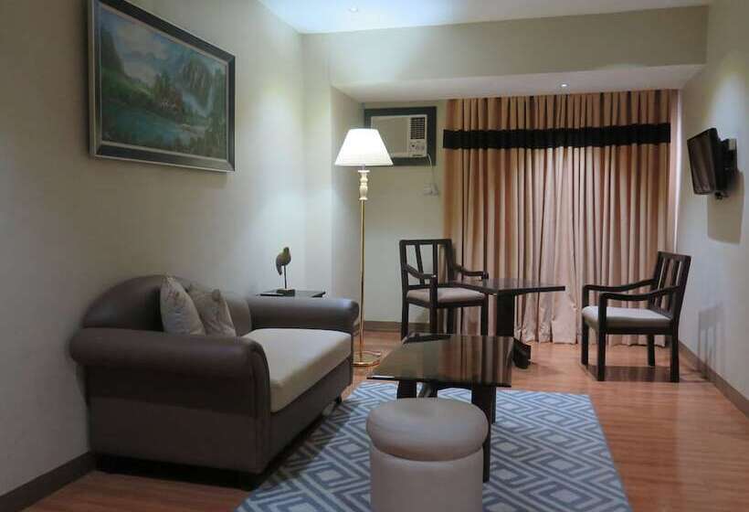 Президентский Люкс, The Pinnacle Hotel And Suites
