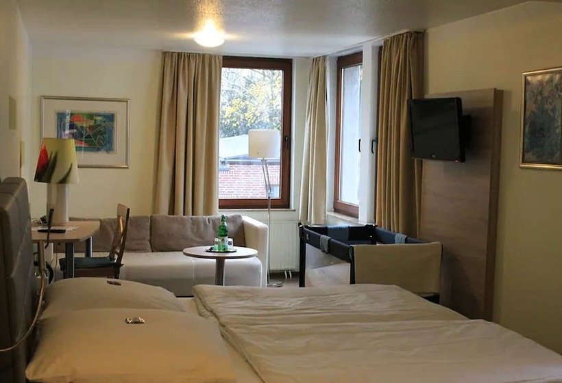 Номер Стандарт, La Maison Hotel   Boardinghouse