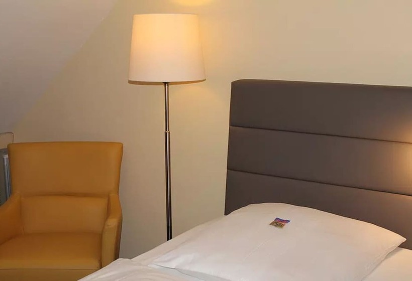 Номер Стандарт, La Maison Hotel   Boardinghouse
