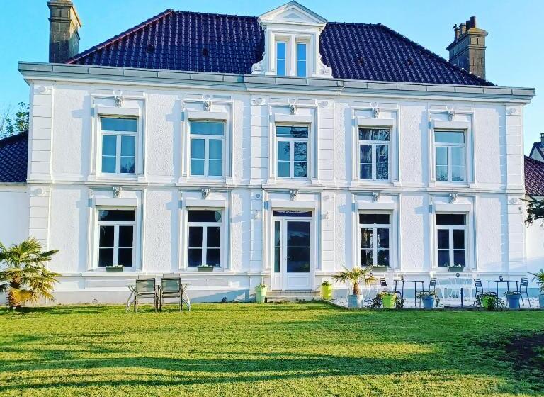 Стандартный Номер Кровать Кинг, La Carte Postale