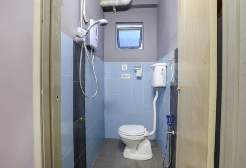 Кровать в Общей Комнате, Spot On 90449 Bed Station Guest House Dormitory