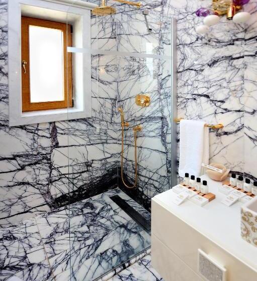 스위트, Anatelein Boutique Cave