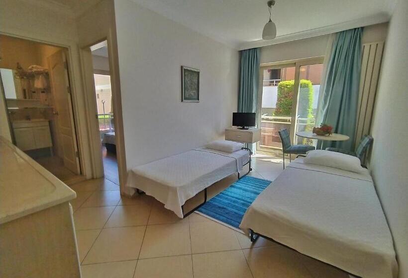 Полулюкс, Kamer Exclusive Hotel & Suites