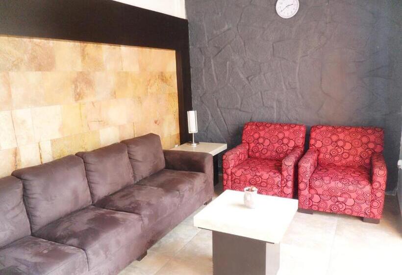 اتاق استاندارد با 2 تخت دوبل, Montroi Express