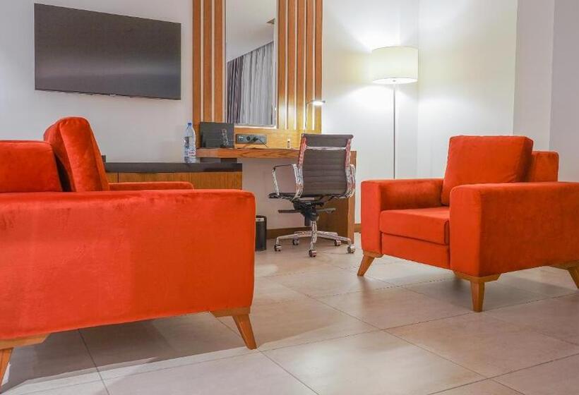 اتاق لوکس با تخت بزرگ, Star Land Hotel Bastos