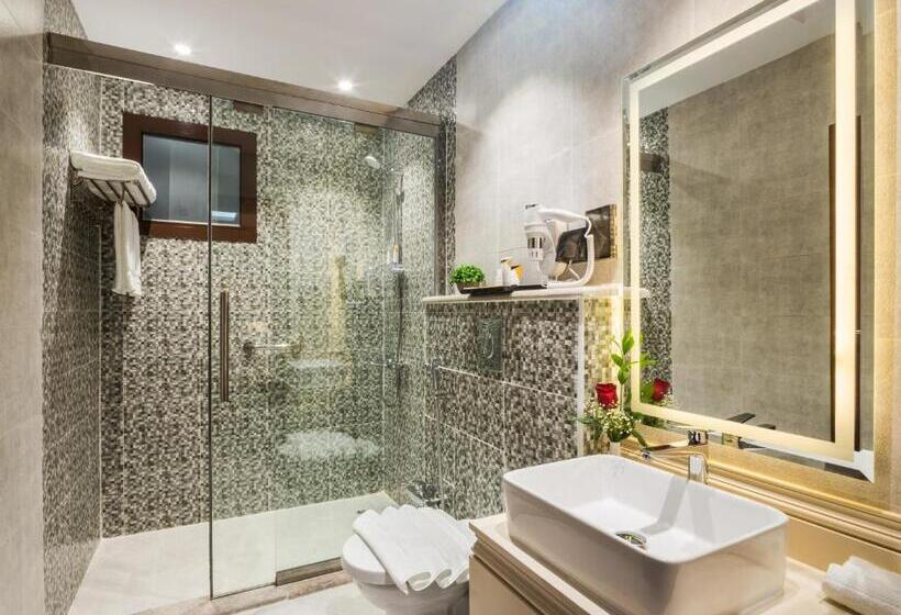 Family Suite, Tulip Plaza