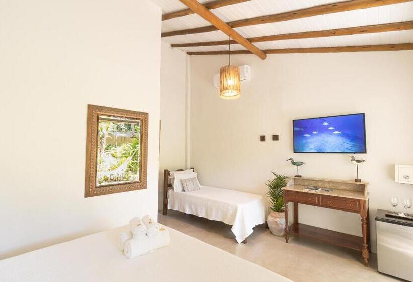 带阳台的三人标准间, Pousada Villa Serena