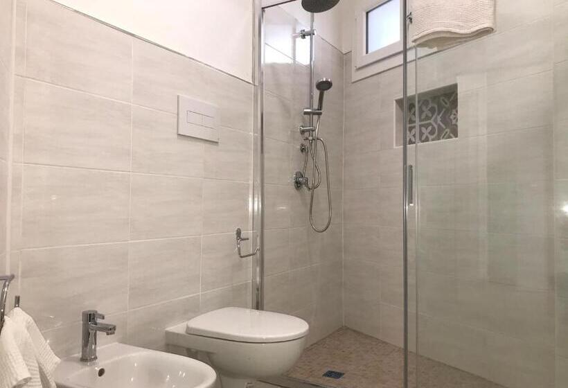 Апартаменты 1 Спальня Нижний Этаж, Angolo Mare Apartments & Rooms