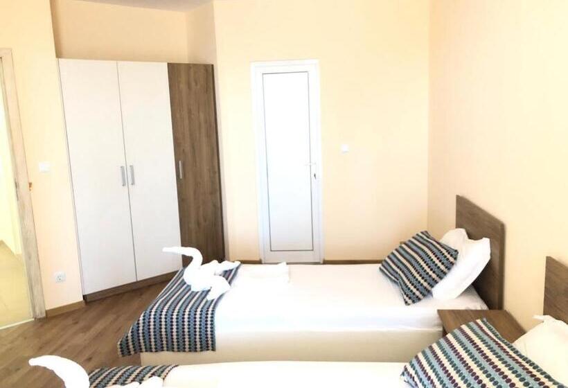 Апартаменты 1 Спальня Вид на Море, Flora Beach Private