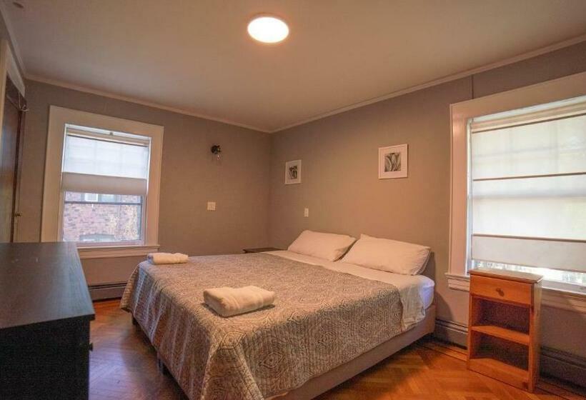 اتاق استاندارد با سرویس بهداشتی مشترک, Guesthouse