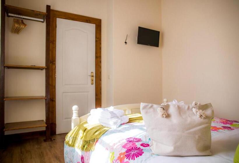 اتاق استاندارد با سرویس بهداشتی مشترک, Casinha D Avó Guesthouse