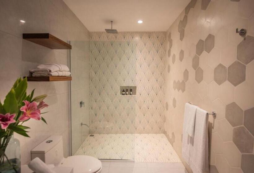 اتاق استاندارد با تخت دو نفره بزرگ, Ocotea Boutique
