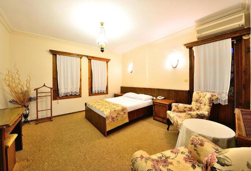 Quarto Estandar, Baglar Saray