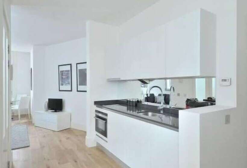 Студия Superior, Destiny Scotland   St Andrew Square Apartments