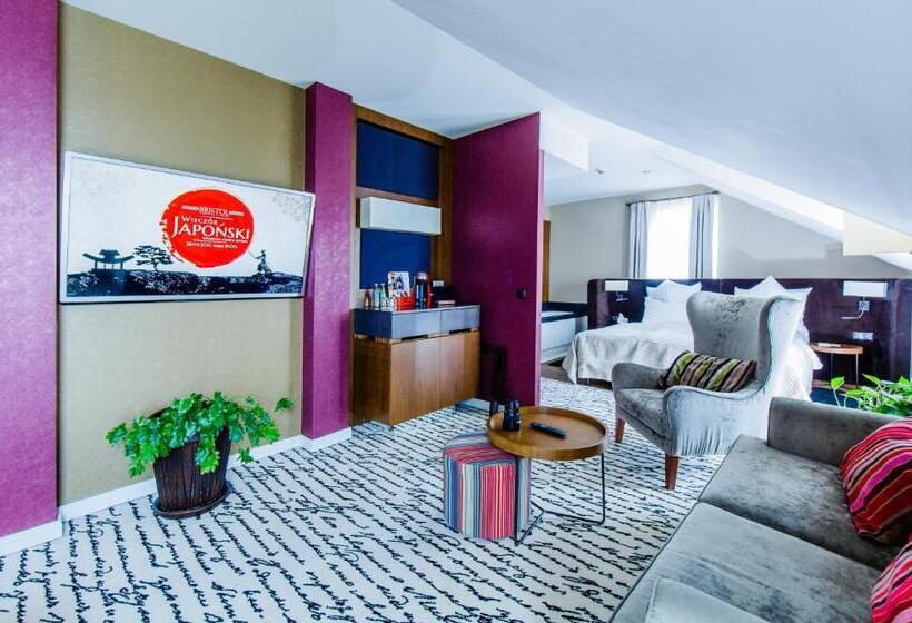 Estudio Estándar, Grand Hotel Boutique