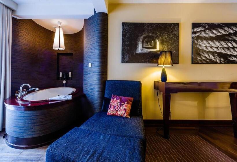 Estudio Estándar, Grand Hotel Boutique
