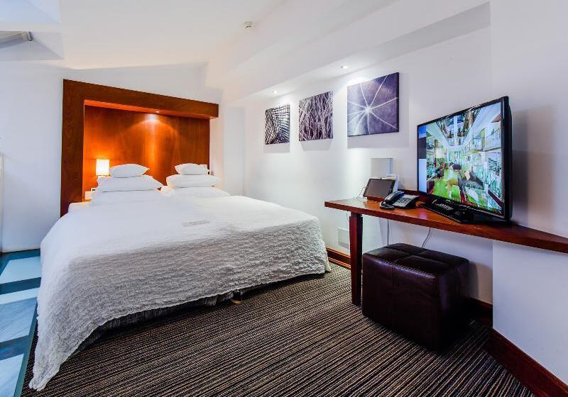Estudio Estándar, Grand Hotel Boutique