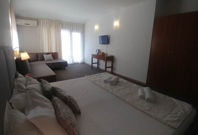 Студия Deluxe, Family Hotel Muses