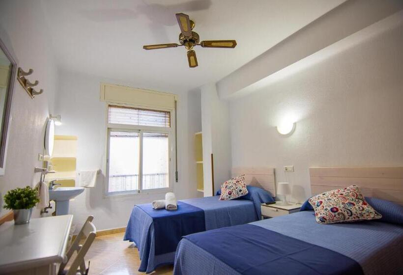 스탠다드 룸 공동 욕실, Hostal Guillot