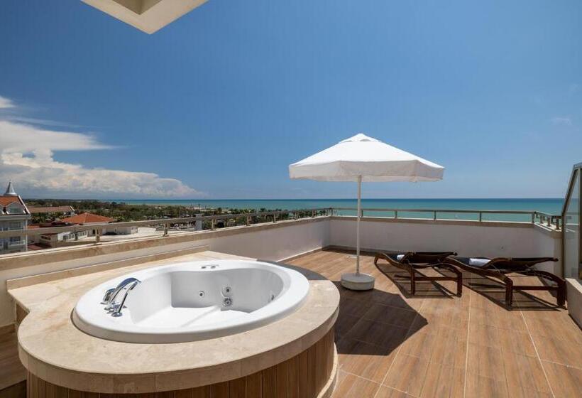带按摩浴盆的套房, Crystal Waterworld Resort & Spa - Ultimate All Inclusive