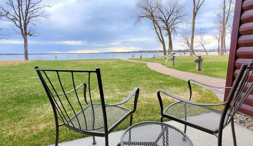 Номер Стандарт 2 Двуспальные Кровати, Best Western Premier The Lodge On Lake Detroit