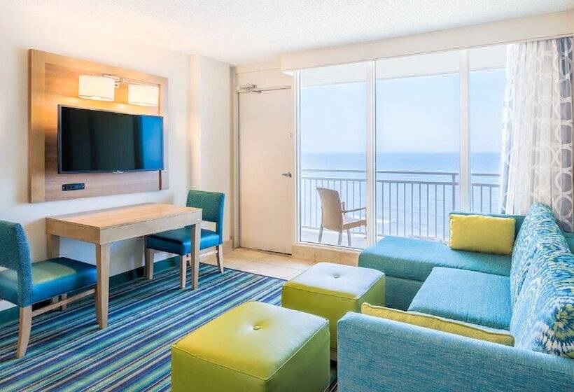 스위트, Comfort Suites Beachfront