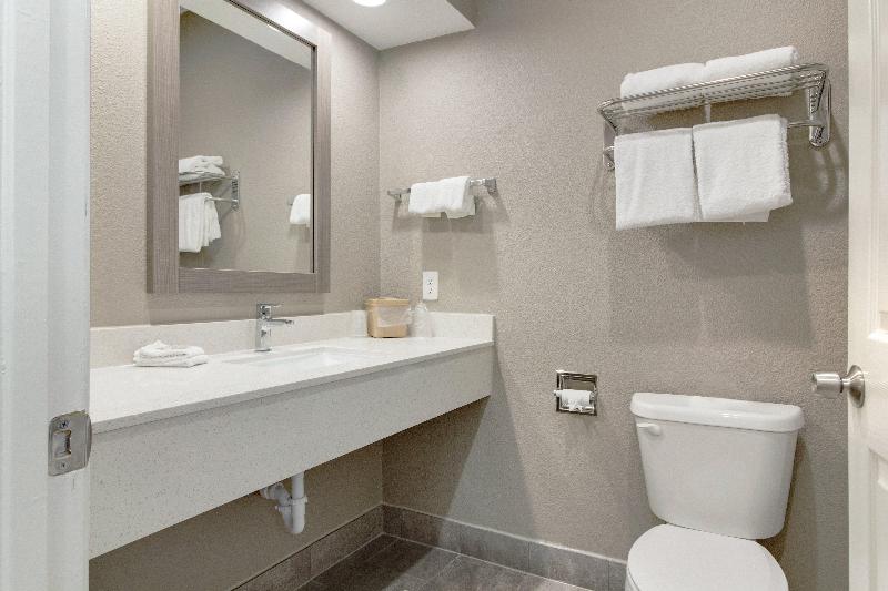 اتاق سوپریور با چشم‌انداز دریا, Red Roof Inn Plus + Galveston   Beachfront