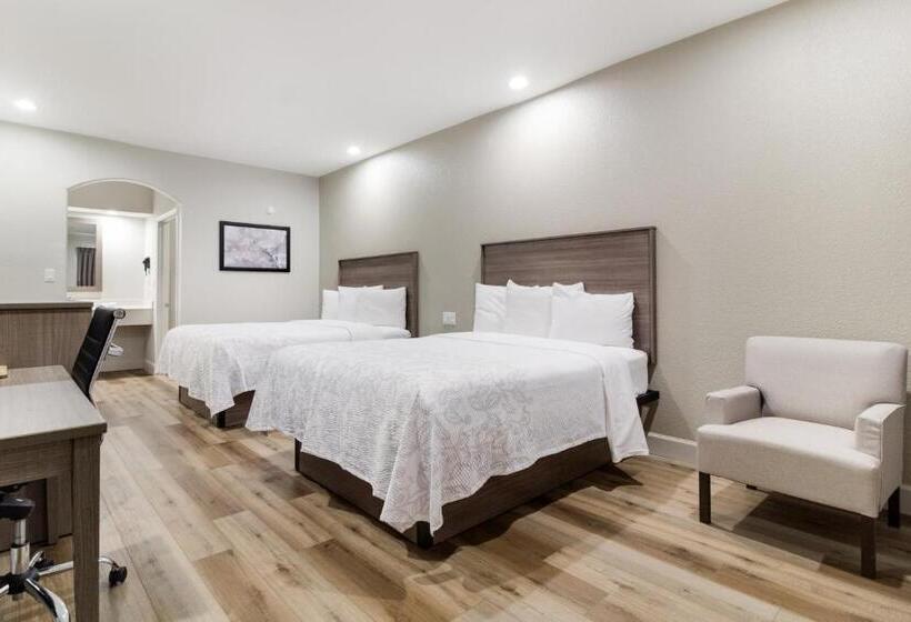 اتاق سوپریور با چشم‌انداز دریا, Red Roof Inn Plus + Galveston   Beachfront