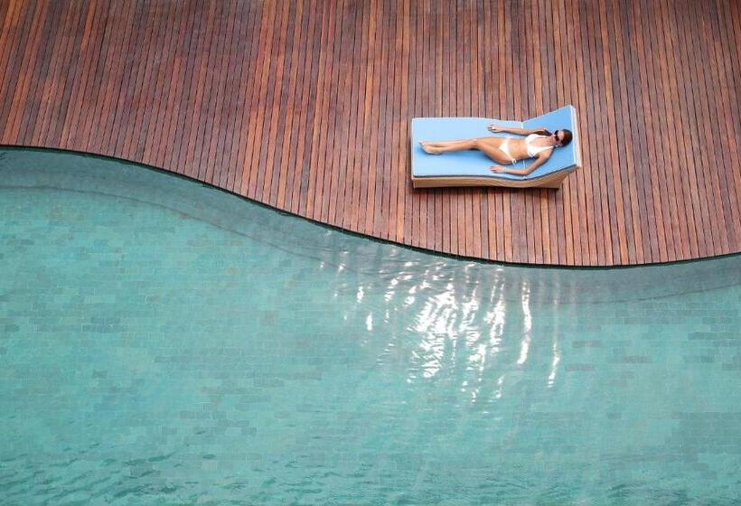 Номер Deluxe, Ossotel Legian