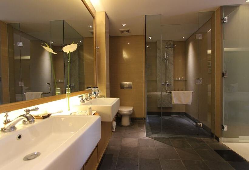 Люкс, Ossotel Legian