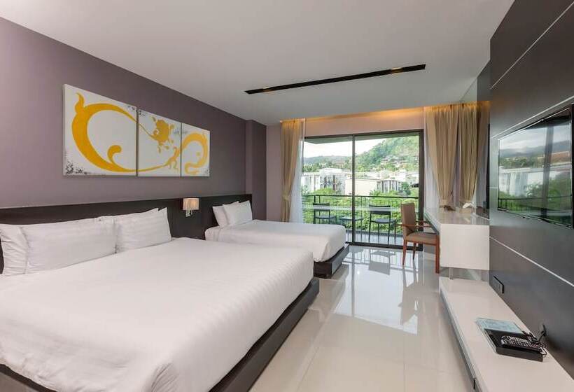 Номер Deluxe, The Charm Resort Phuket Sha Certified