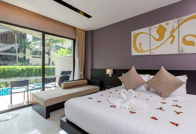 Номер Deluxe, The Charm Resort Phuket Sha Certified