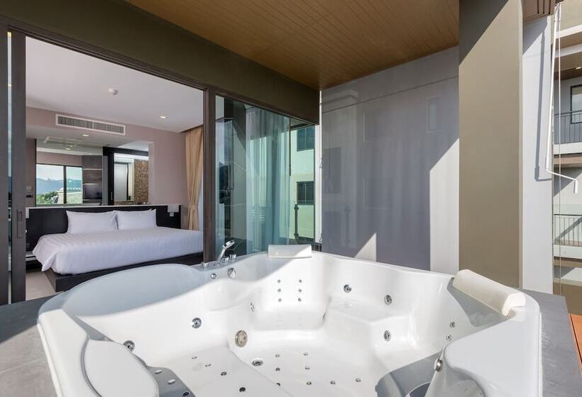 Люкс Семейный 2 Спальни, The Charm Resort Phuket Sha Certified