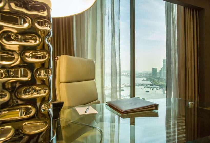 Номер Стандарт, Hilton Panama